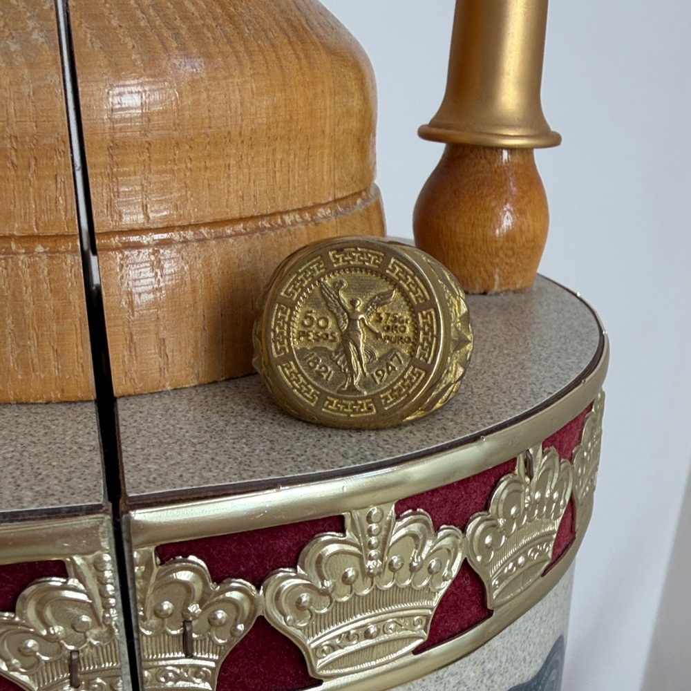 Vintage 18K Gold plated over stainless steel 50 pesos Ring Coin Mexican Ring - Picture 2 of 7
